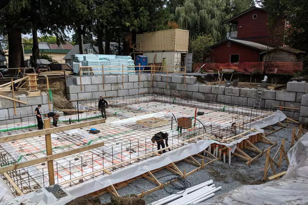 Preparing the insulated slab