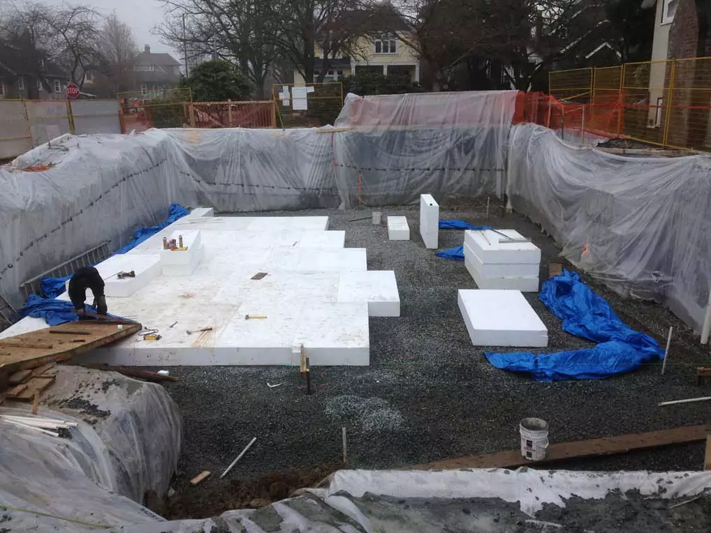 Installing the underslab geo-foam